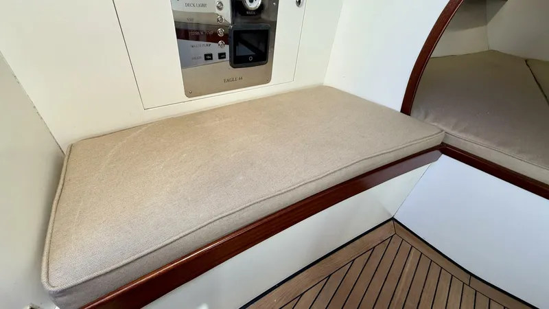 Slide: The Image of Leonardo Eagle 44 2020 - 5830906