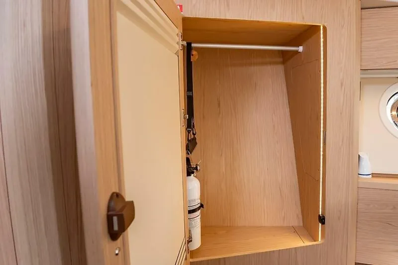 Slide: The Image of 0005481798 - 5831147