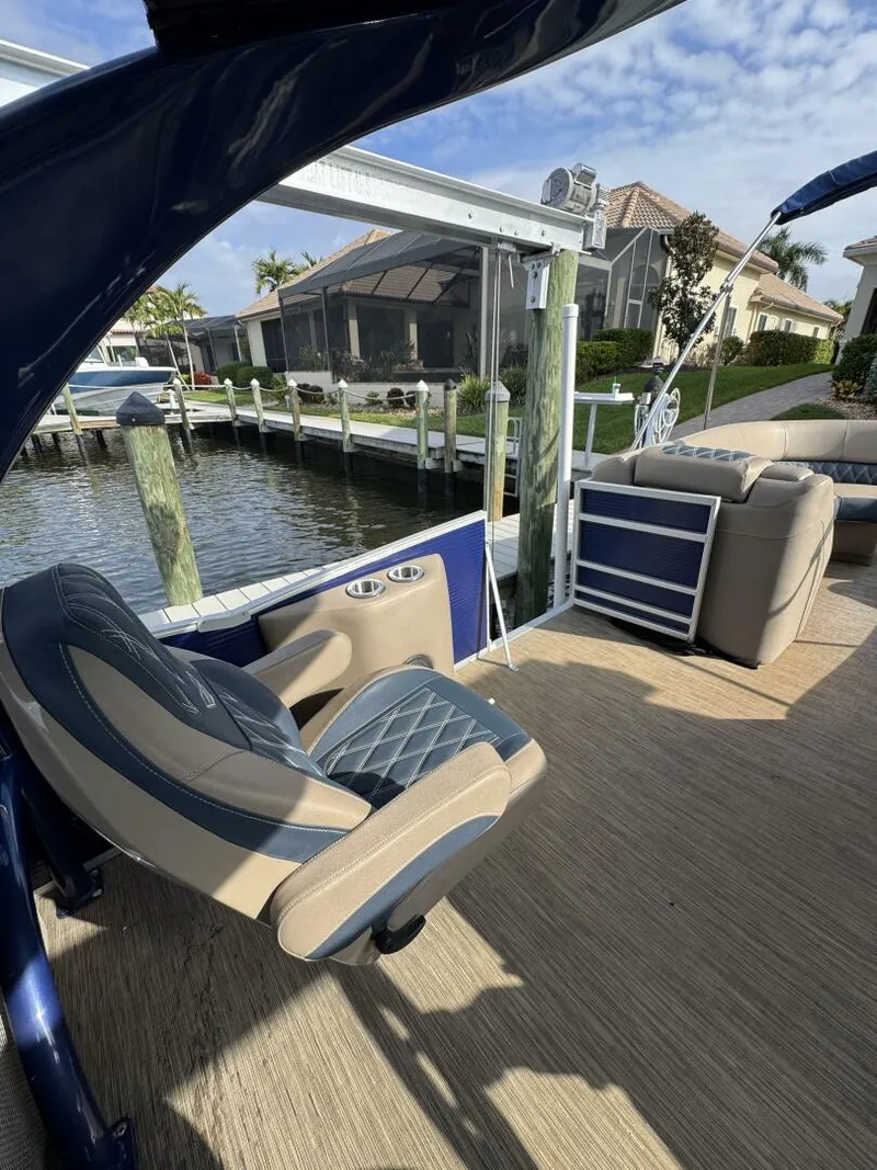 Slide: The Image of 25' Bennington port boarding gate 2 - 5831556