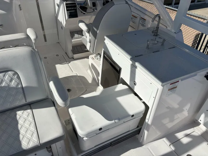 Slide: The Image of Sea Fox 288 Traveler 2026 - 5832609