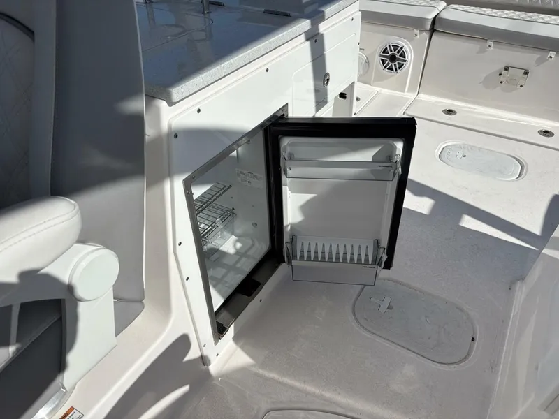 Slide: The Image of Sea Fox 288 Traveler 2026 - 5832610