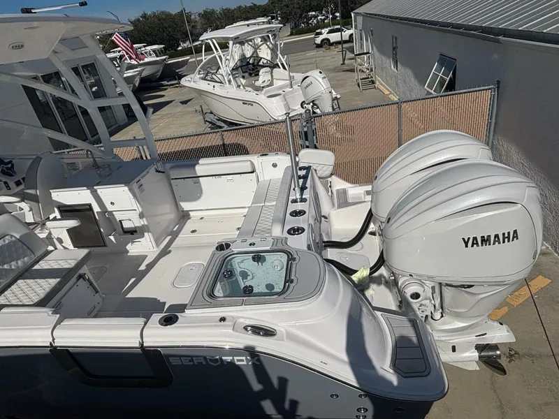 Slide: The Image of Sea Fox 288 Traveler 2026 - 5832596