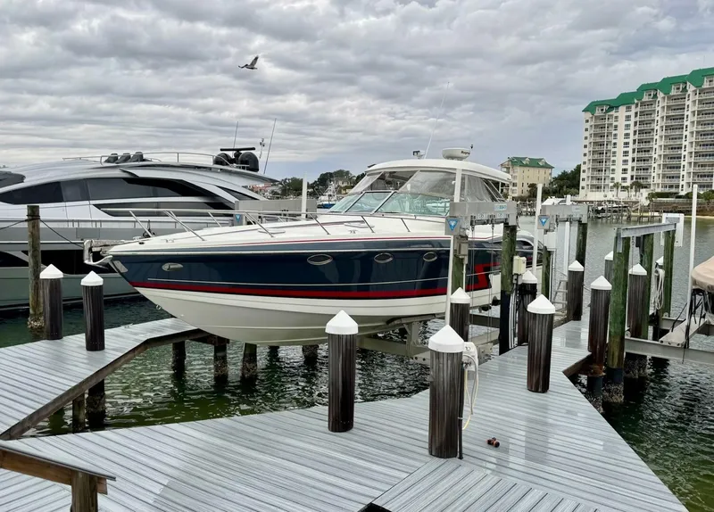 Slide: The Image of 2016 Formula 370 Super Sport- HOODY- Lift Profile - 5832335