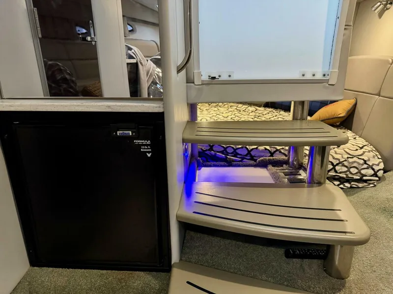 Slide: The Image of 2016 Formula 370 Super Sport- HOODY- Berth - 5832346