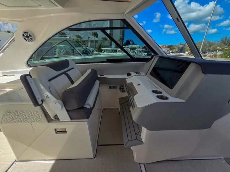 Slide: The Image of Regal LX36 2025 - 5880006