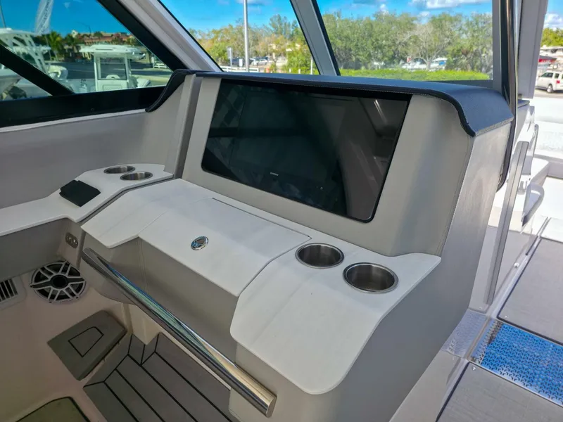 Slide: The Image of Regal LX36 2025 - 5880004