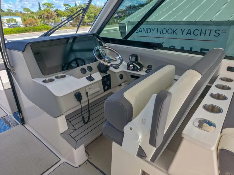 Slide: The Image of Regal LX36 2025 - 5879998