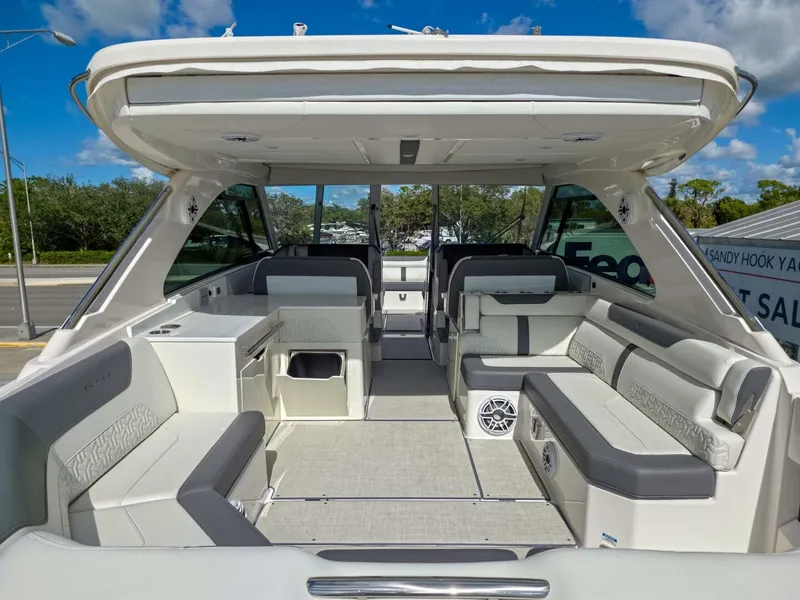 Slide: The Image of Regal LX36 2025 - 5879992