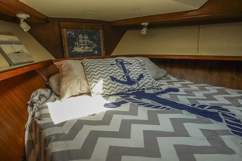 Slide: The Image of Viking Palm Beach 1987 - 5832568