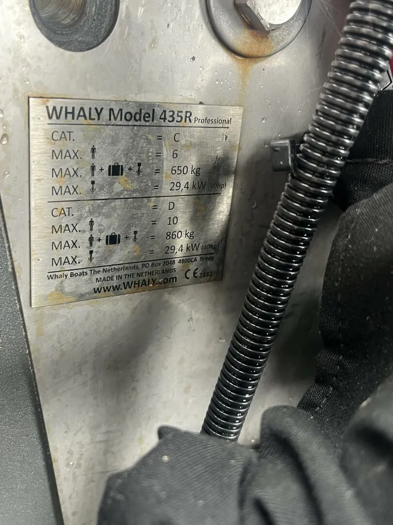 Slide: The Image of Whaly 435R 2021 - 5832649