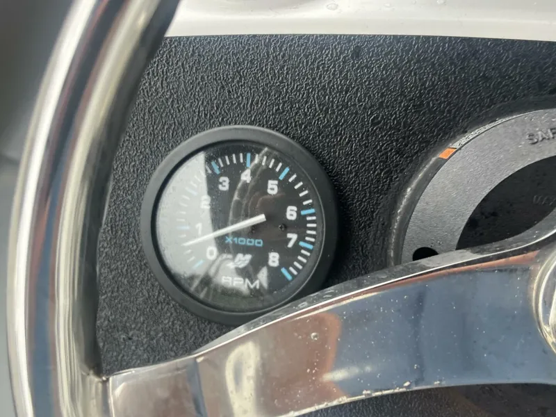 Slide: The Image of Whaly 435R 2021 - 5832642