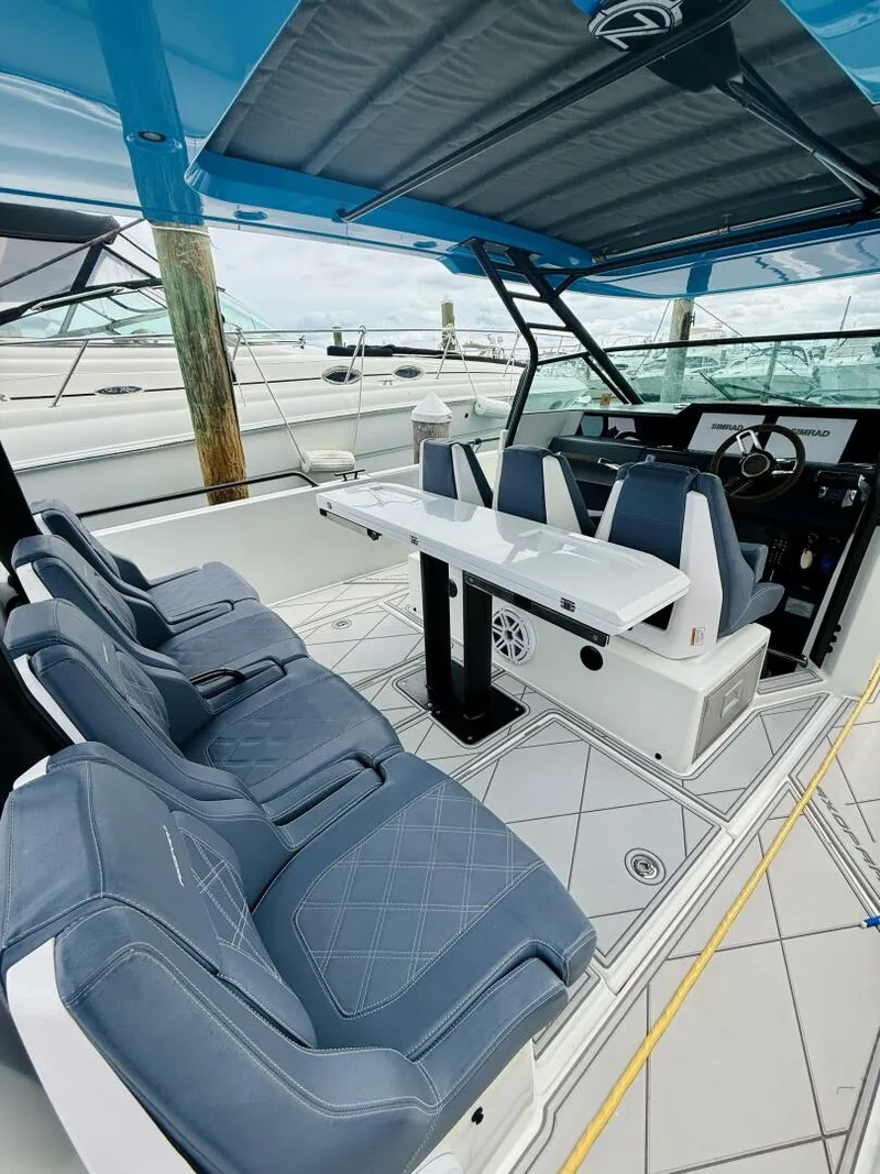 Slide: The Image of Axopar 37 Sun Top 2021 - 5833148