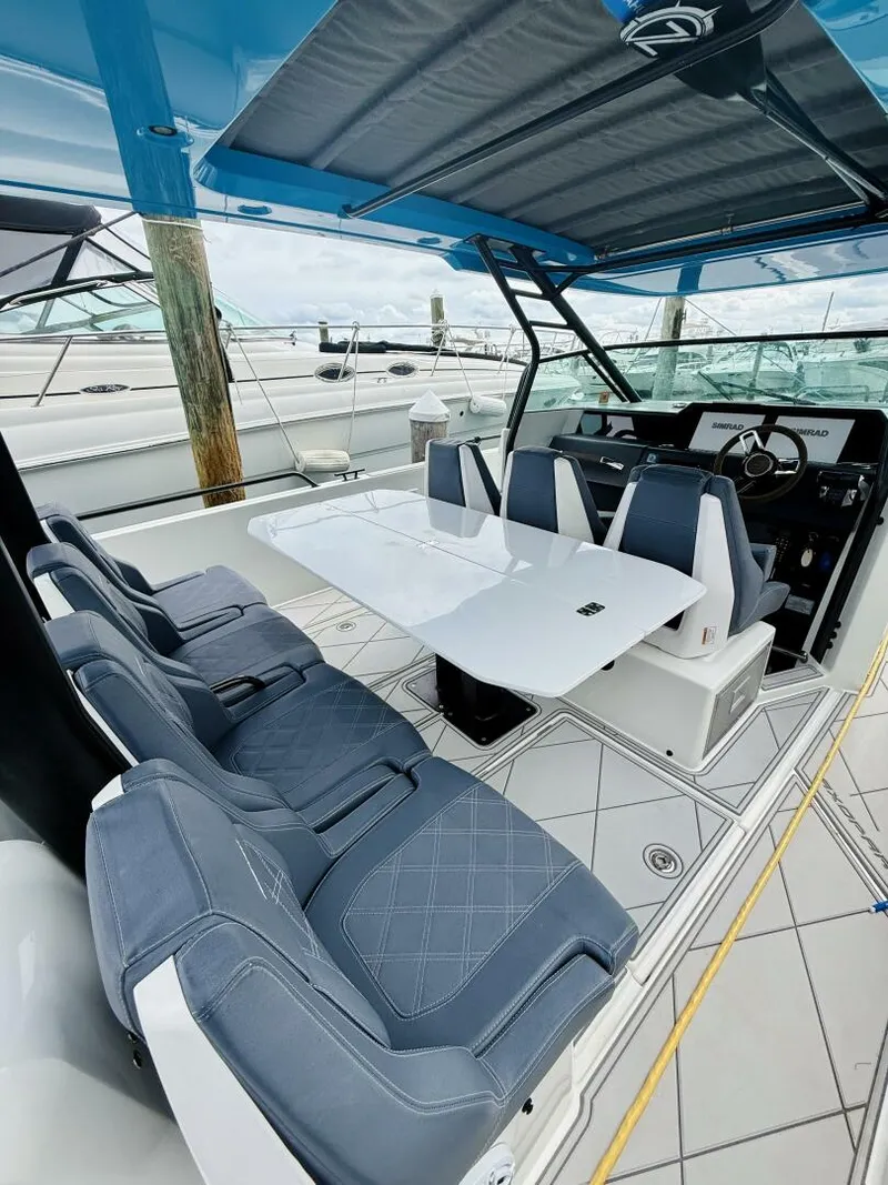 Slide: The Image of Axopar 37 Sun Top 2021 - 5833149