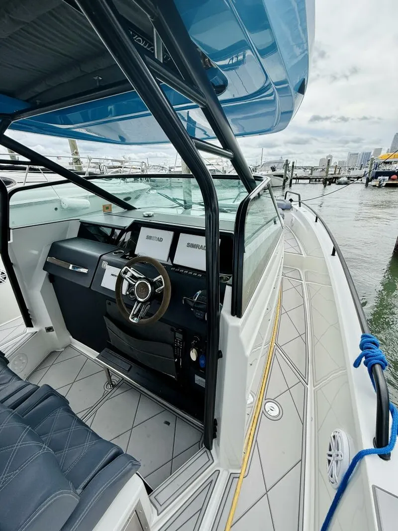 Slide: The Image of Axopar 37 Sun Top 2021 - 5833160