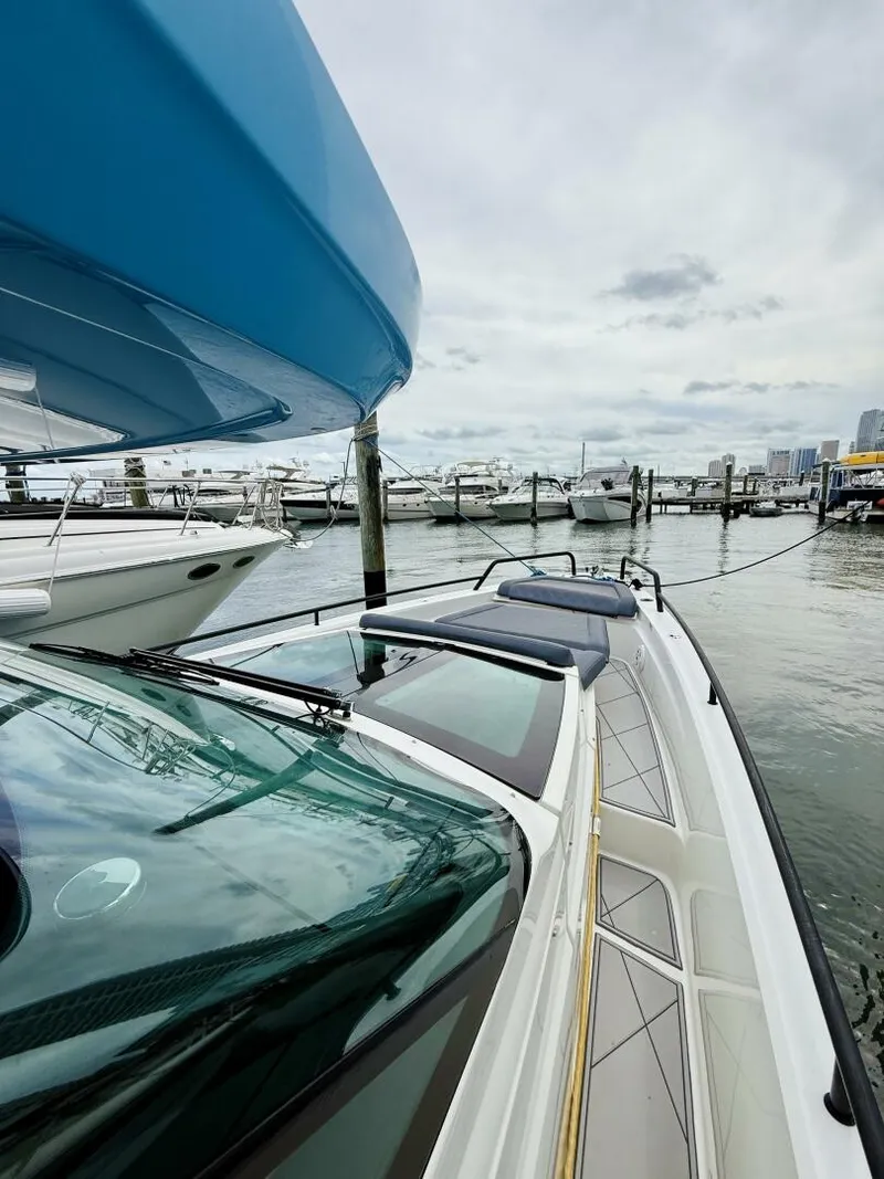 Slide: The Image of Axopar 37 Sun Top 2021 - 5833161