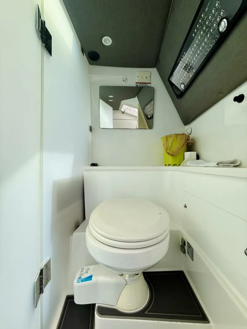 Slide: The Image of Axopar 37 Sun Top 2021 - 5833168