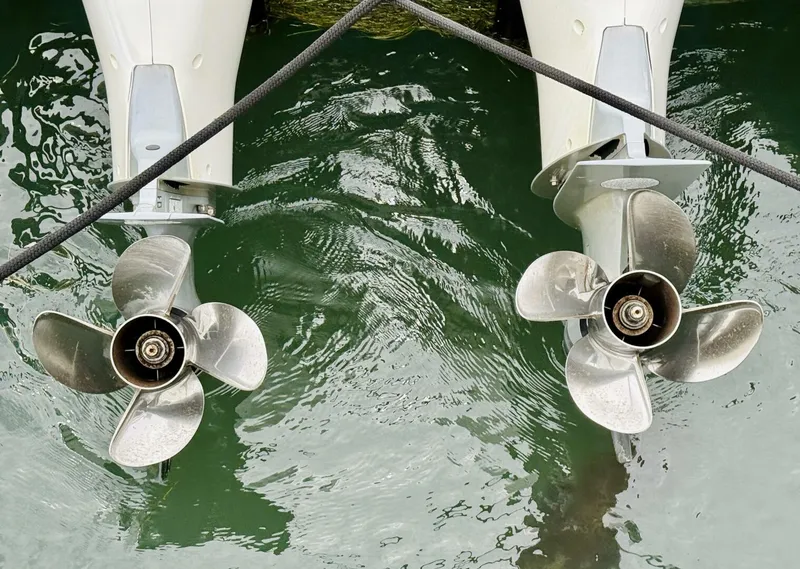 Slide: The Image of Axopar 37 Sun Top 2021 - 5833137