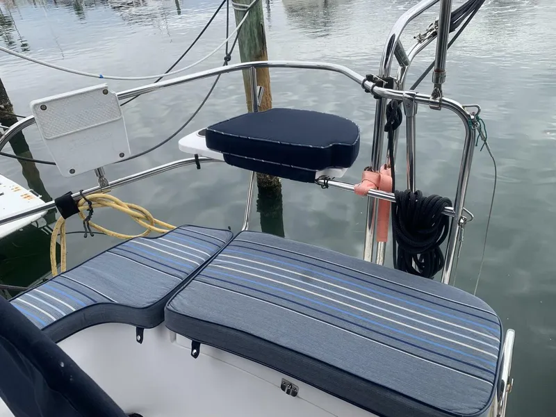 Slide: The Image of Hunter 45DS 2011 - 5838128