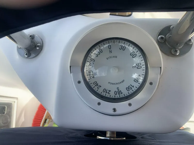 Slide: The Image of Hunter 45DS 2011 - 5835776