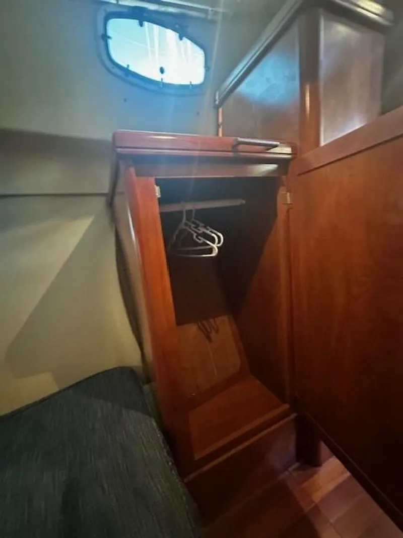 Slide: The Image of Hunter 45DS 2011 - 5835674