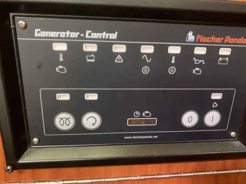 Slide: The Image of Hunter 45DS 2011 - 5838122