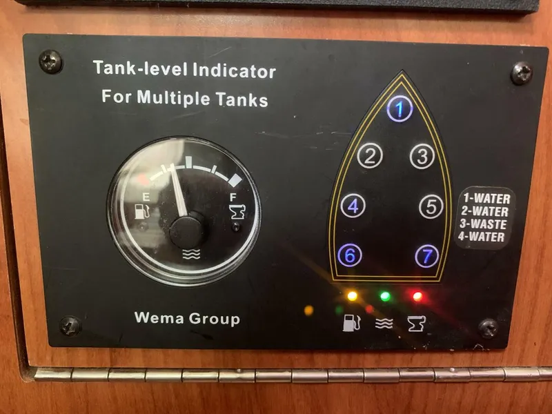 Slide: The Image of Hunter 45DS 2011 - 5838154