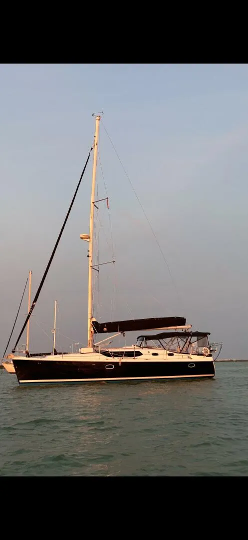 Slide: The Image of Hunter 45DS 2011 - 5835889