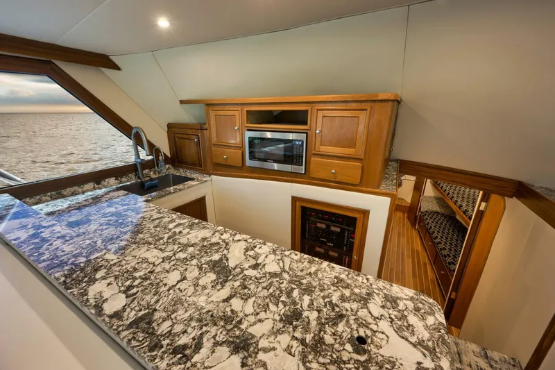 Slide: The Image of Custom Carolina 60 Guthrie 2004 - 5835052