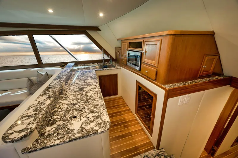 Slide: The Image of Custom Carolina 60 Guthrie 2004 - 5835053