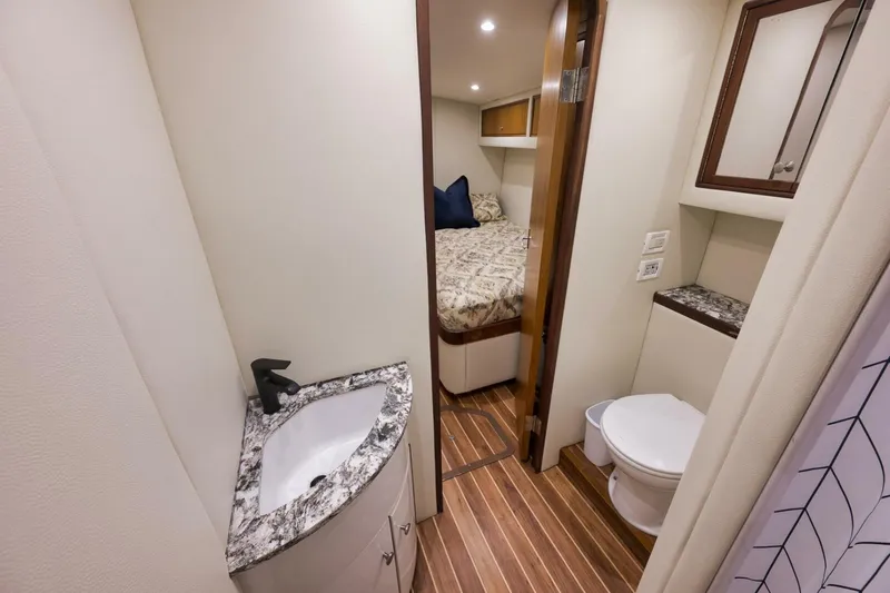 Slide: The Image of Custom Carolina 60 Guthrie 2004 - 5835071