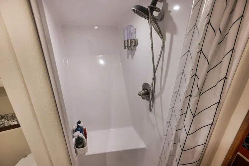 Slide: The Image of Custom Carolina 60 Guthrie 2004 - 5835072