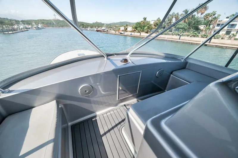 Slide: The Image of Custom Carolina 60 Guthrie 2004 - 5835080