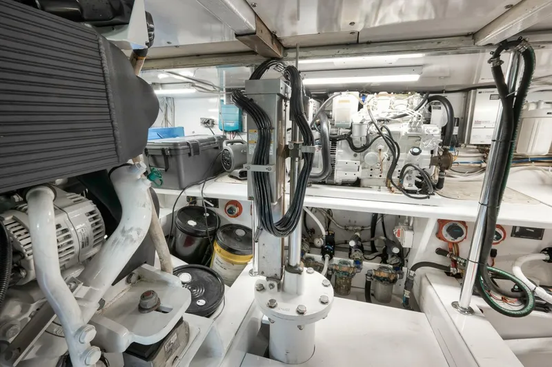 Slide: The Image of Custom Carolina 60 Guthrie 2004 - 5835104