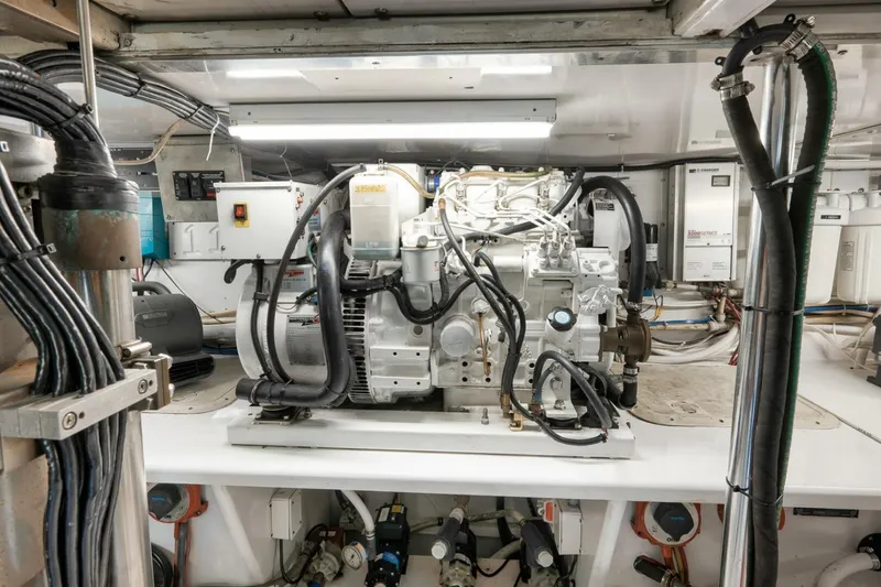 Slide: The Image of Custom Carolina 60 Guthrie 2004 - 5835105