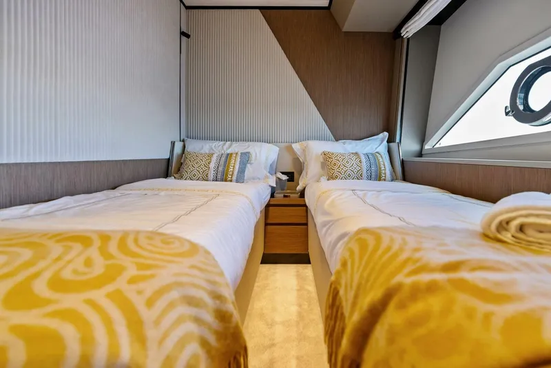 Slide: The Image of Ferretti 720 2024 - 5853899