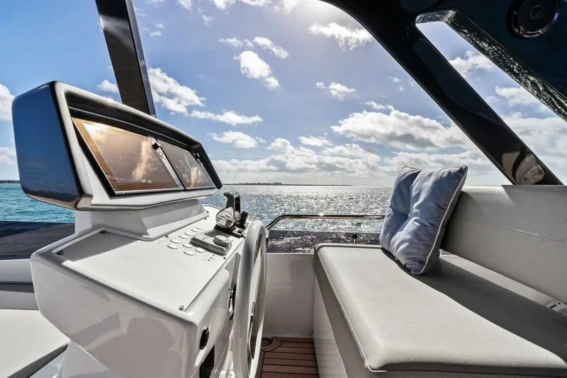 Slide: The Image of Ferretti Yachts 720 2024 - 5853843