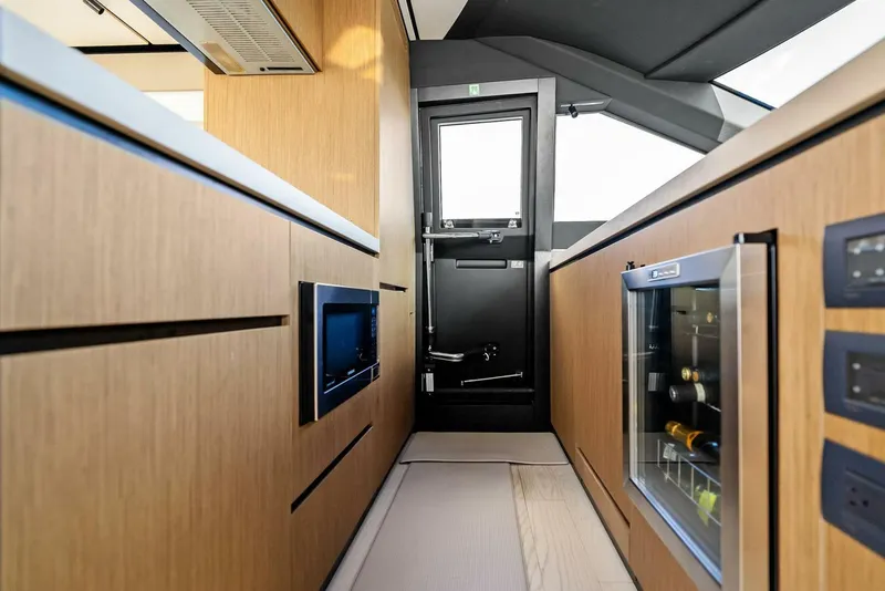 Slide: The Image of Ferretti Yachts 720 2024 - 5853877