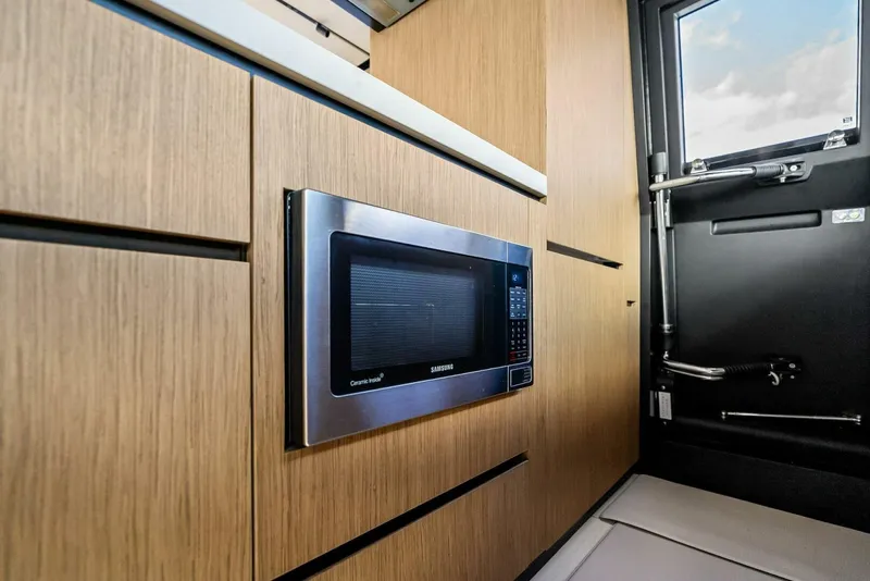 Slide: The Image of Ferretti Yachts 720 2024 - 5853879