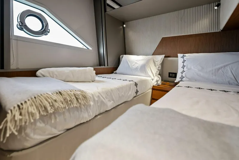 Slide: The Image of Ferretti Yachts 720 2024 - 5853891