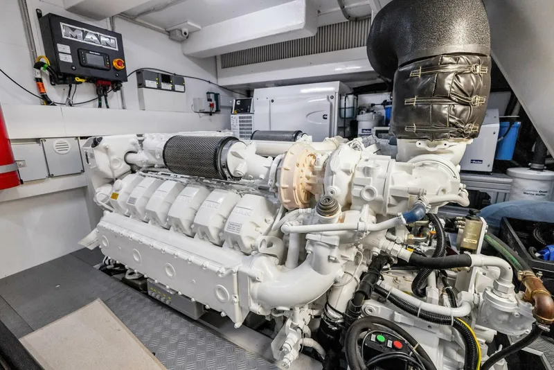 Slide: The Image of Ferretti Yachts 720 2024 - 5853911