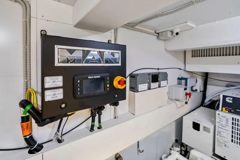 Slide: The Image of Ferretti Yachts 720 2024 - 5853915