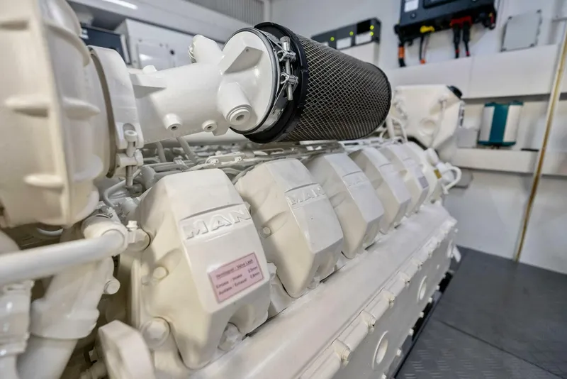 Slide: The Image of Ferretti Yachts 720 2024 - 5853918