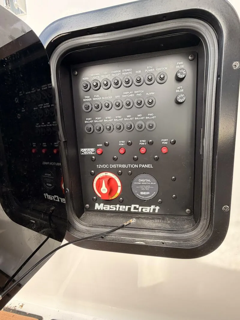 Slide: The Image of 2021 Mastercraft X24 - 5982473