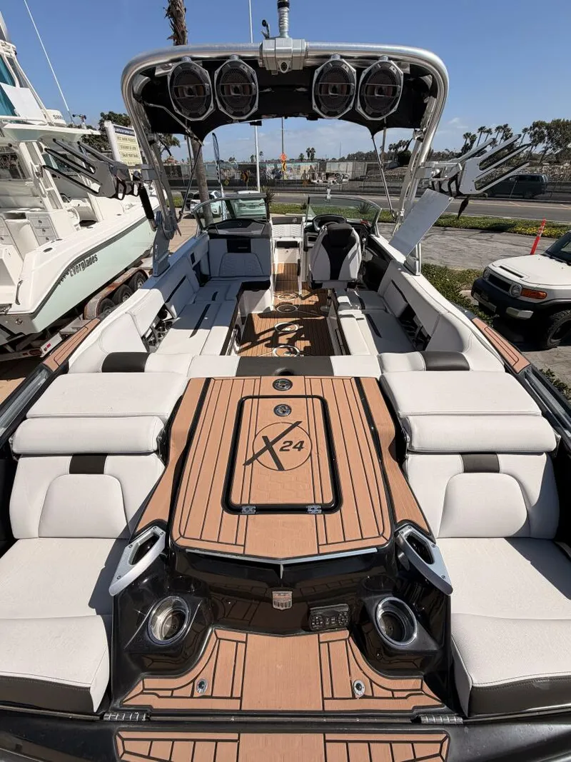 Slide: The Image of 2021 Mastercraft X24 - 5982280