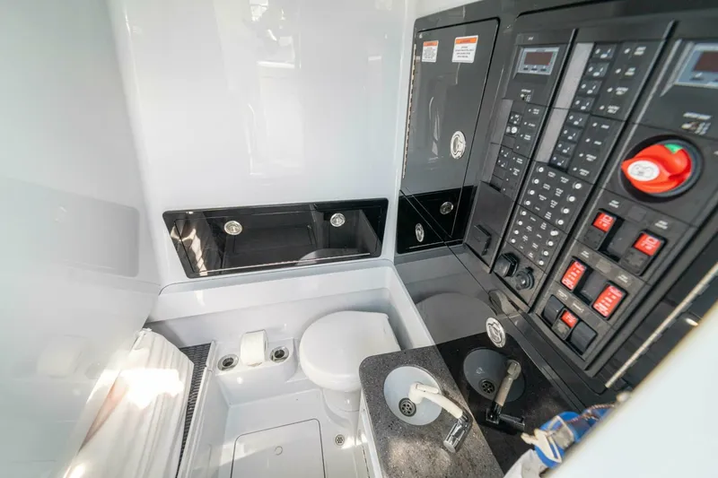 Slide: The Image of 2024 Valhalla Boatworks V-33 "Shit Show" - 6102766