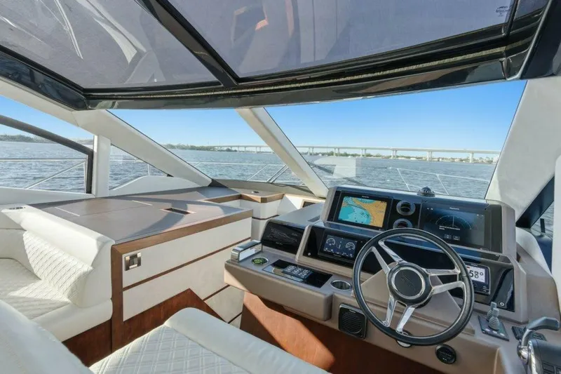 Slide: The Image of Galeon 58 560 Sky Nuckingfuts- Helm 2017 Galeon 560 Sky Nuckingfuts III - 5837714