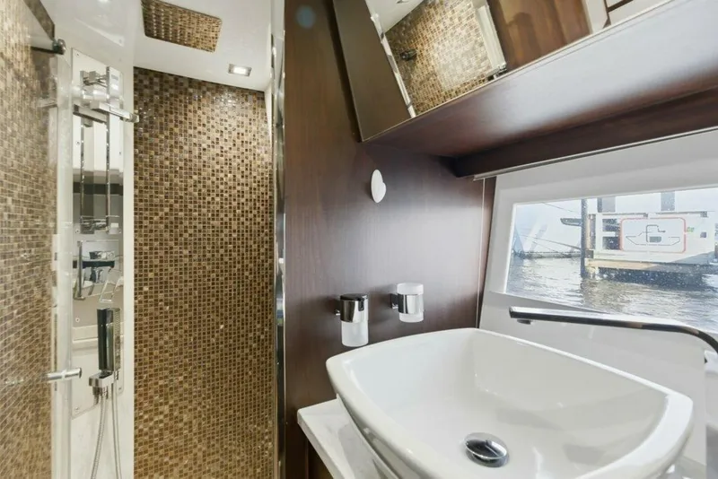 Slide: The Image of Galeon 58 560 Sky Nuckingfuts- Master Head 2017 Galeon 560 Sky Nuckingfuts III - 5837726