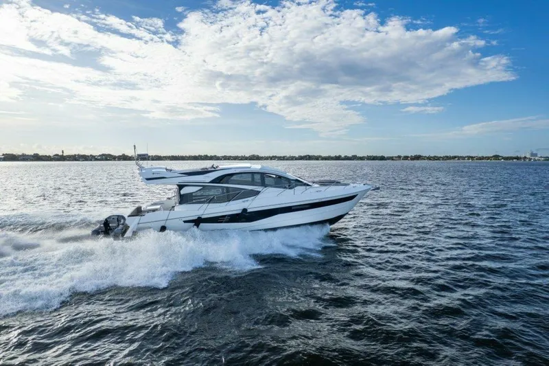 Slide: The Image of Galeon 58 560 Sky Nuckingfuts- Running Profile 2017 Galeon 560 Sky Nuckingfuts III - 5837745