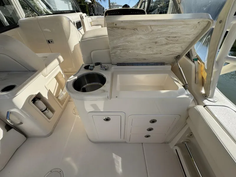 Slide: The Image of Grady-White Freedom 307 2016 - 5836843