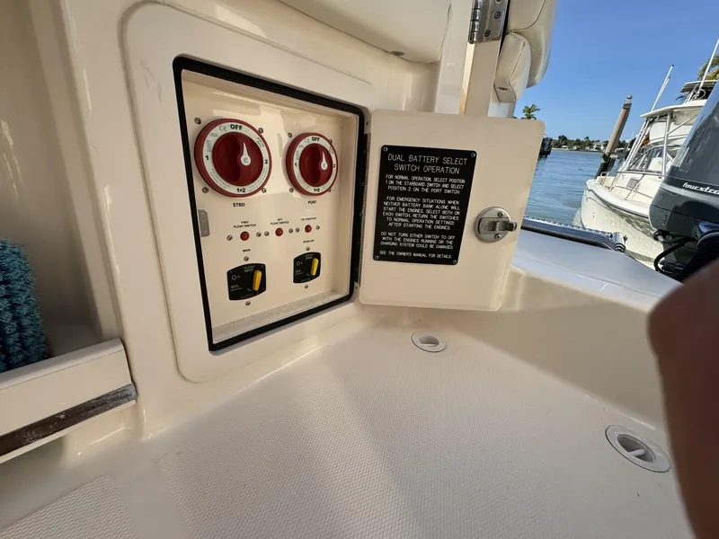 Slide: The Image of 2016 Grady-White 307 Freedom  - 5836871